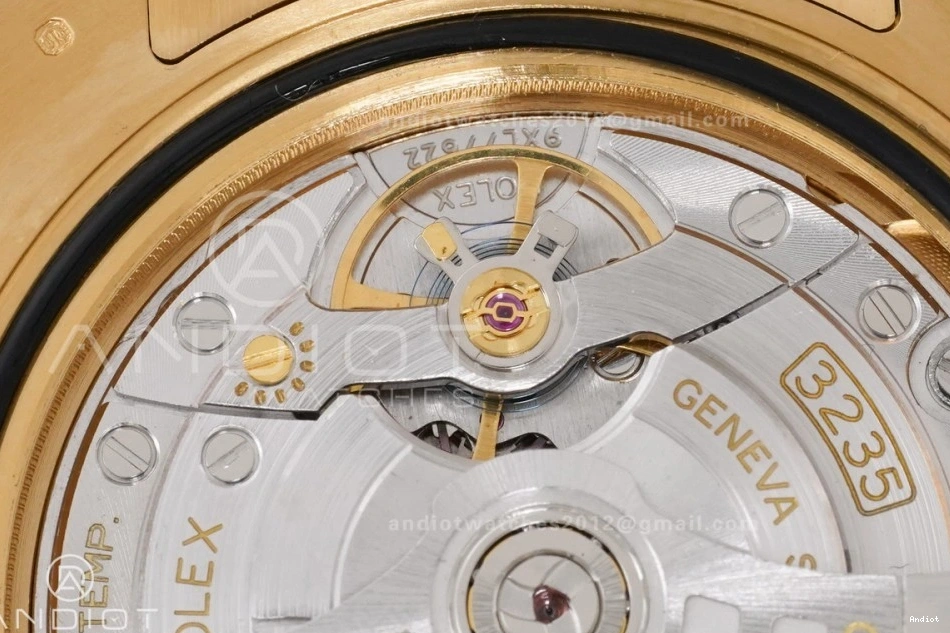 Black Clean YG Best Dial 126618 On Edition SH3235 YG Submariner 1:1 Bracelet LN 0319